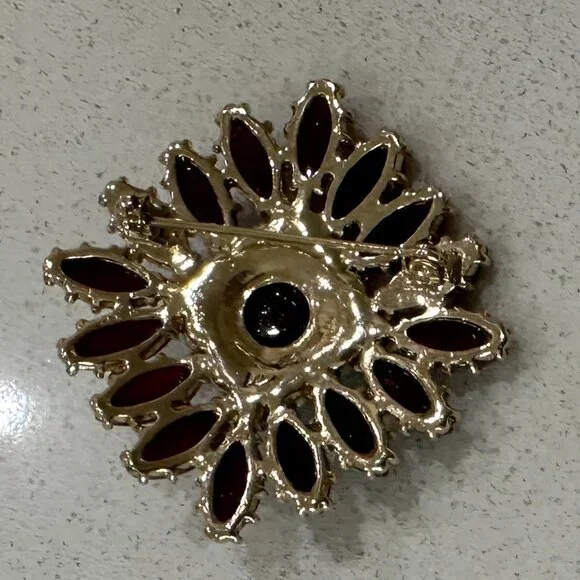 Liz Claiborne Starburst Brooch - Picture 2 of 5
